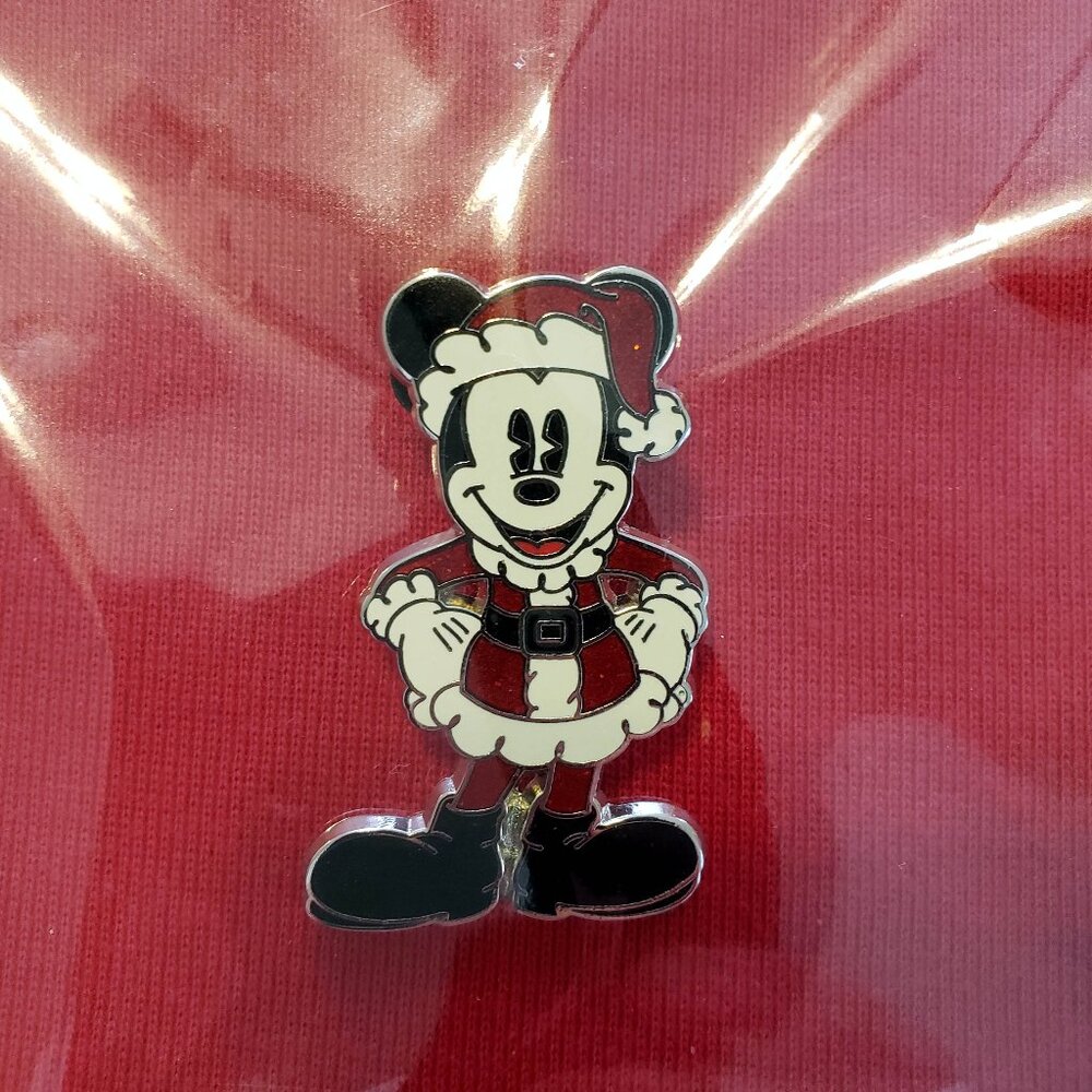 Mickey Mouse Collectible Christmas Santa Claus Disney Trading Pin